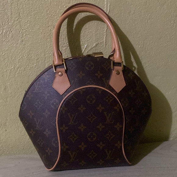 Louis Vuitton Authentic Bag - Picture 1 of 6